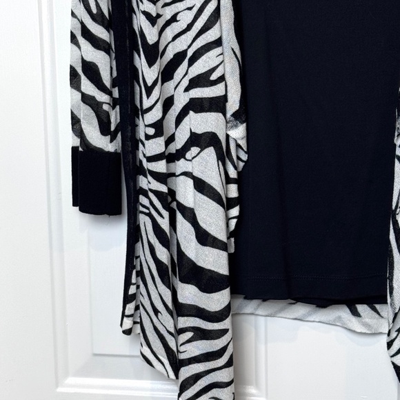 Chico's "Vicki"  Cascade Zebra Stripe Cardigan & Black Tank, GUC, - Picture 3 of 10